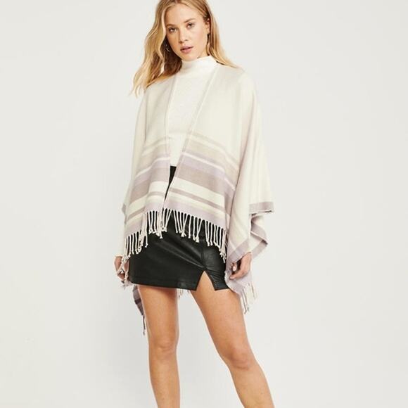 Abercrombie and Fitch Fringe Knit‎ Poncho OS - Picture 1 of 4